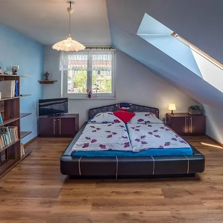 Mikulov, Kousek Od Centra Apartment *